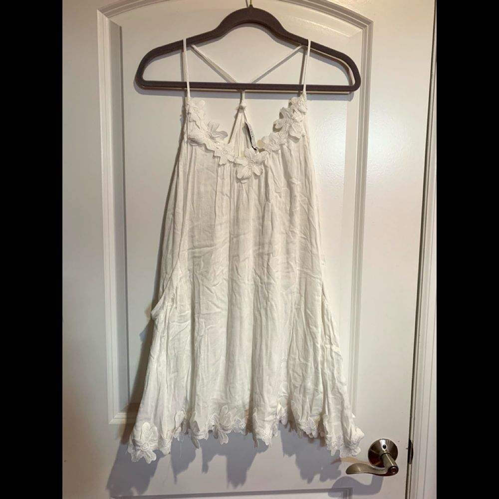 L-U-S-H white floral dress